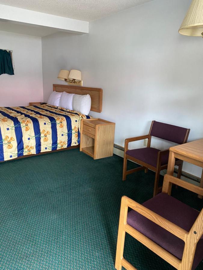 Northern Pine Inn Hayward Zewnętrze zdjęcie
