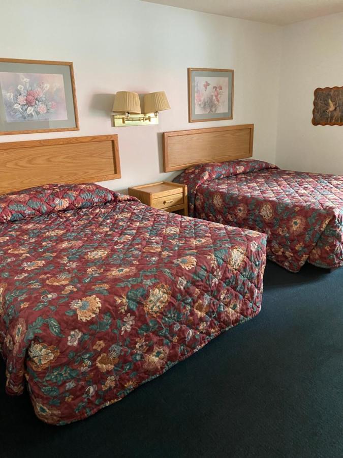 Northern Pine Inn Hayward Zewnętrze zdjęcie