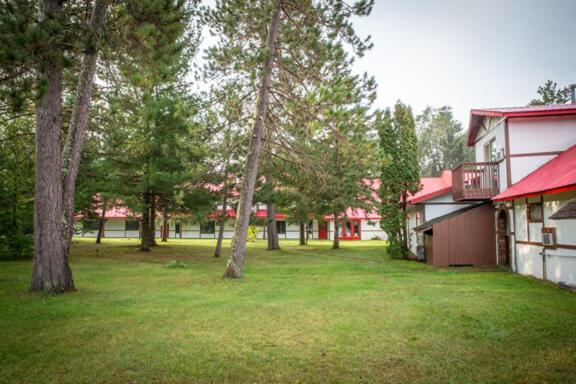 Northern Pine Inn Hayward Zewnętrze zdjęcie